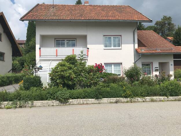 Haus zum Kauf 195.000 € 8 Zimmer 220 m² 706 m² Grundstück frei ab sofort Sankt Oswald Sankt Oswald-Riedlhütte 94568