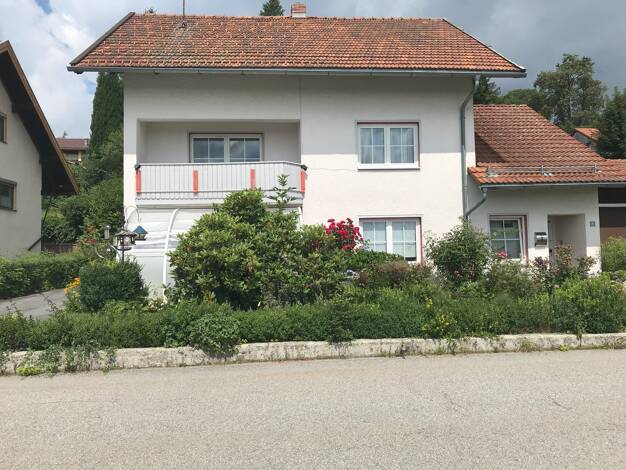 Haus zum Kauf 199.000 € 8 Zimmer 220 m² 706 m² Grundstück frei ab sofort Sankt Oswald Sankt Oswald-Riedlhütte 94568