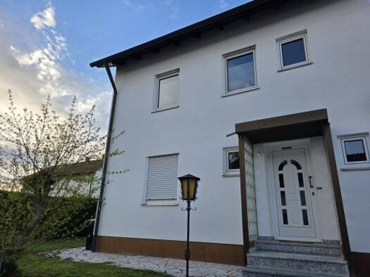 Einfamilienhaus zum Kauf 485.000 € 5 Zimmer 140 m² 353 m² Grundstück Niederwerrn 97464