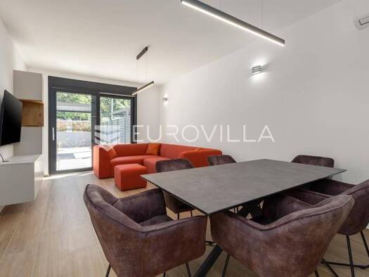 Haus zur Miete 2.200 € 3 Zimmer 120 m² Porec Poreč