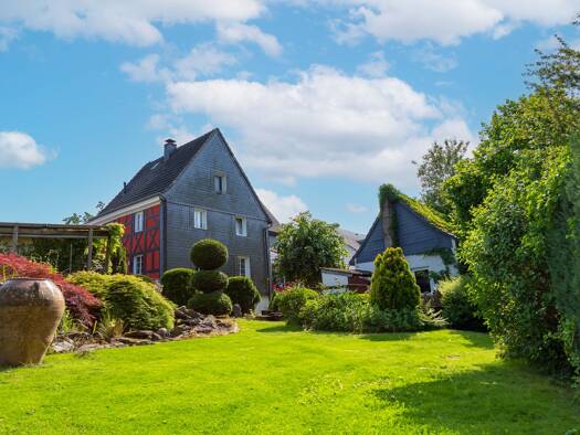 Einfamilienhaus zum Kauf 425.000 € 6 Zimmer 140 m² 800 m² Grundstück Solingen 42651