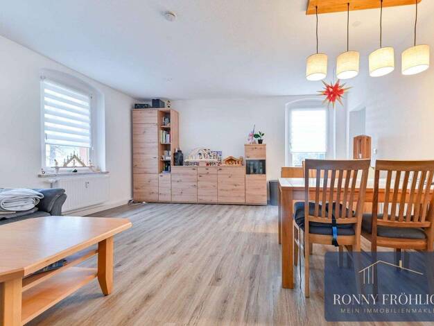 Wohnung zur Miete 425 € 3 Zimmer 69 m² 1. Geschoss frei ab 01.02.2026 Meinersdorf Burkhardtsdorf 09235