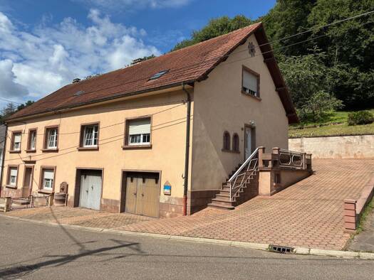 Haus zum Kauf 160.000 € 8 Zimmer 222 m² 11.716 m² Grundstück HOTTVILLER 57720