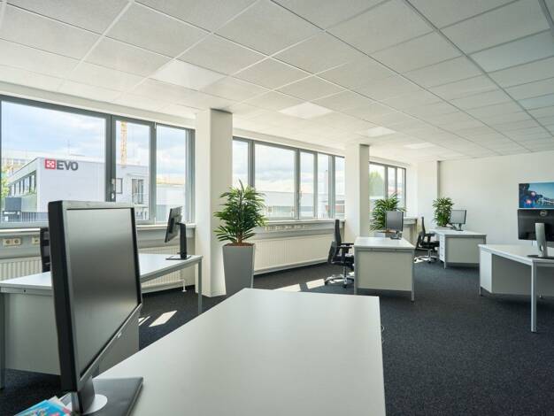 Bürofläche zur Miete 1.251 € 43,9 m² Bürofläche Hans-Riedl-Straße 19 Feldkirchen Feldkirchen 85622
