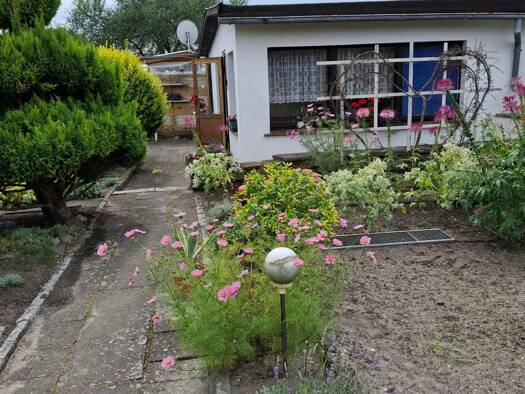 Grundstück zur Miete provisionsfrei 4 € 300 m² Grundstück frei ab sofort Hoyerswerda Hoyerswerda 02977