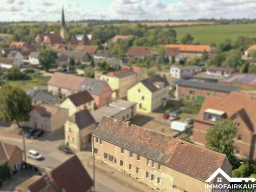 Mehrfamilienhaus zum Kauf 100.000 € 12 Zimmer 263,9 m² 1.254 m² Grundstück Groß Ammensleben Niedere Börde 39326