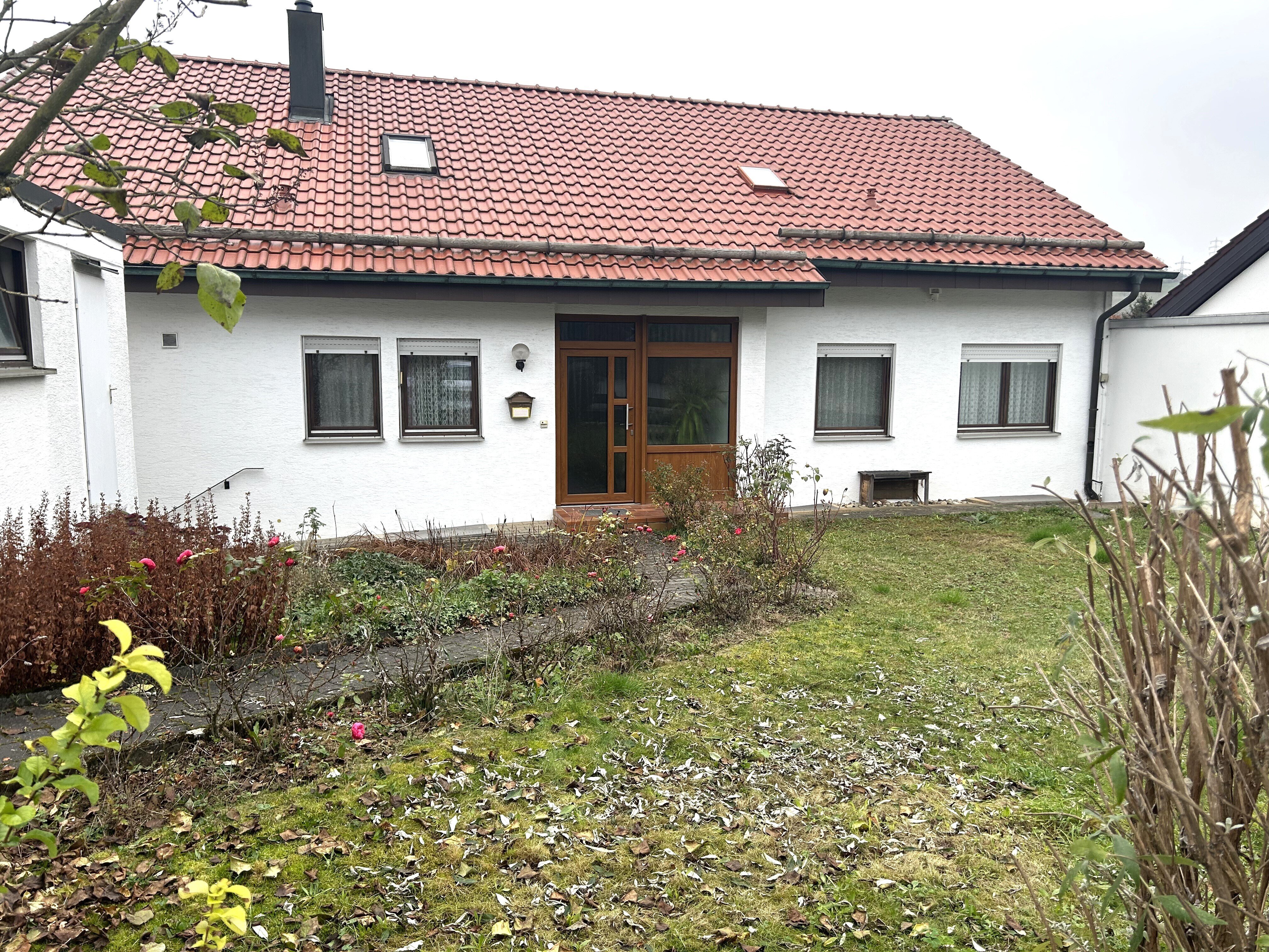 Einfamilienhaus zum Kauf 425.000 € 9 Zimmer 166,6 m²<br/>Wohnfläche 650 m²<br/>Grundstück Schnaitheim Heidenheim an der Brenz 89520