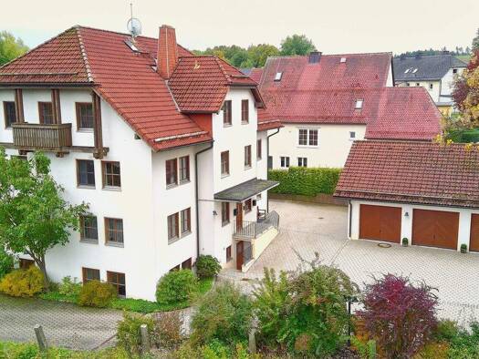 Haus zum Kauf 695.000 € 18 Zimmer 505 m² 2.100 m² Grundstück Kirchenlamitz 95158