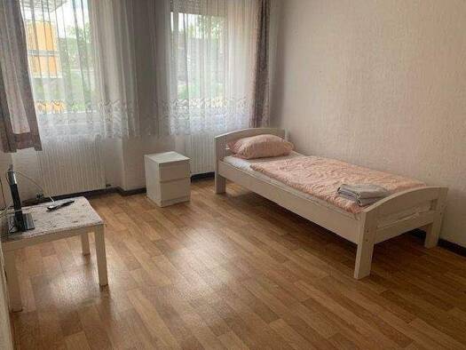Wohnung zur Miete 1.600 € 3 Zimmer 75 m² 1. Geschoss frei ab sofort Hauptstraße Zell a. Main 97299