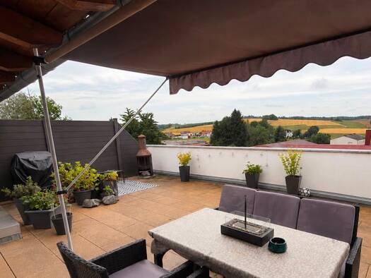 Wohnung zur Miete 750 € 4 Zimmer 92 m² frei ab sofort Hauptstraße 38 Mengkofen Mengkofen 84152