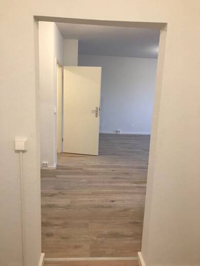 Wohnung zur Miete 677 € 6 Zimmer 123,1 m² 4. Geschoss frei ab sofort Außenring 22 Thurm Mülsen 08132