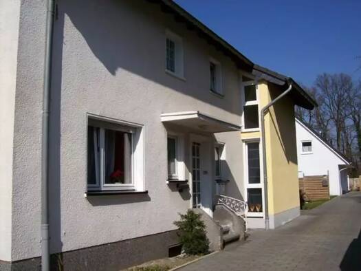 Wohnung zur Miete 820 € 3 Zimmer 90 m² Geschoss 1/2 frei ab 01.11.2025 Ginsterweg 38 Neu-Bottenbroich Kerpen 50169