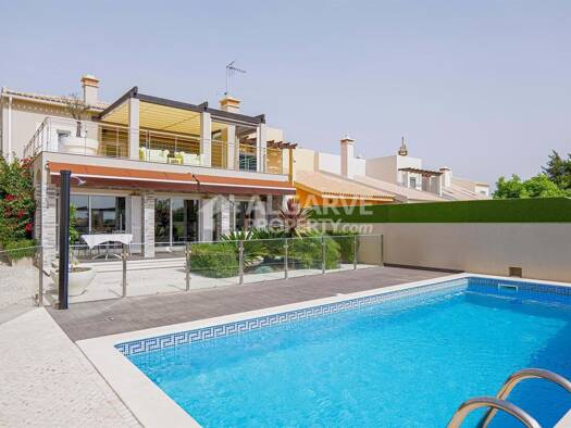 Haus zum Kauf 1.500.000 € 394 m² 475 m² Grundstück Vilamoura 8125-410