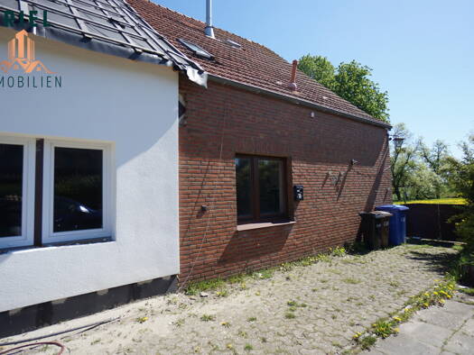 Doppelhaushälfte zum Kauf 116.000 € 6 Zimmer 106 m² 891 m² Grundstück Oldenburger Heerstraße 27 A Meyershof Brake 26919