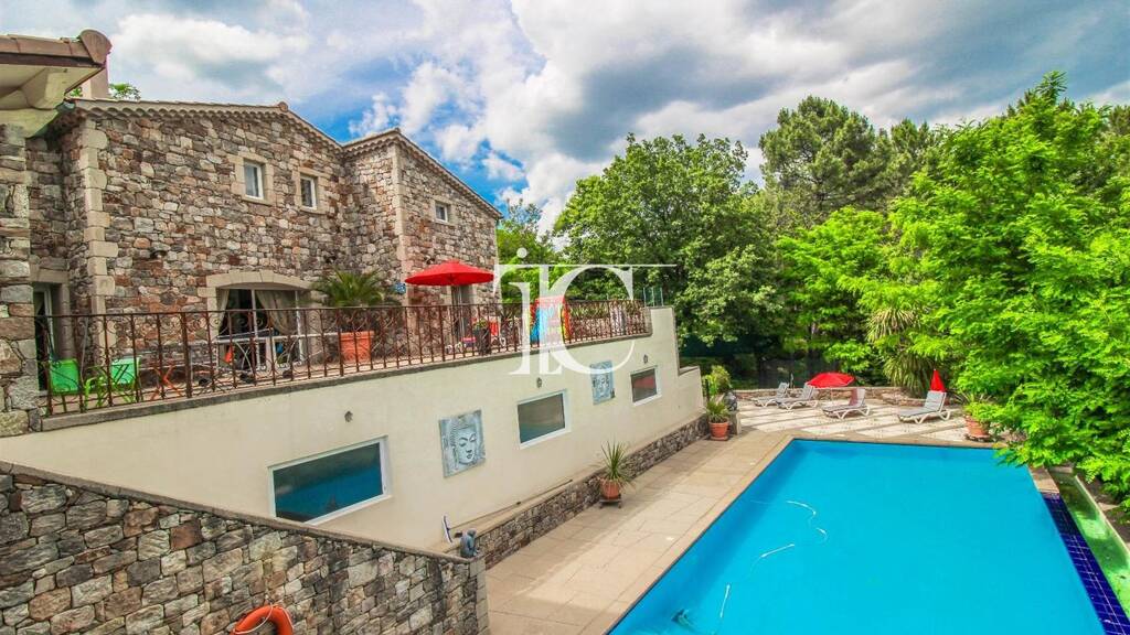 Haus zum Kauf 599.000 € 241 m² 5.107 m² Grundstück Les Vans 07140