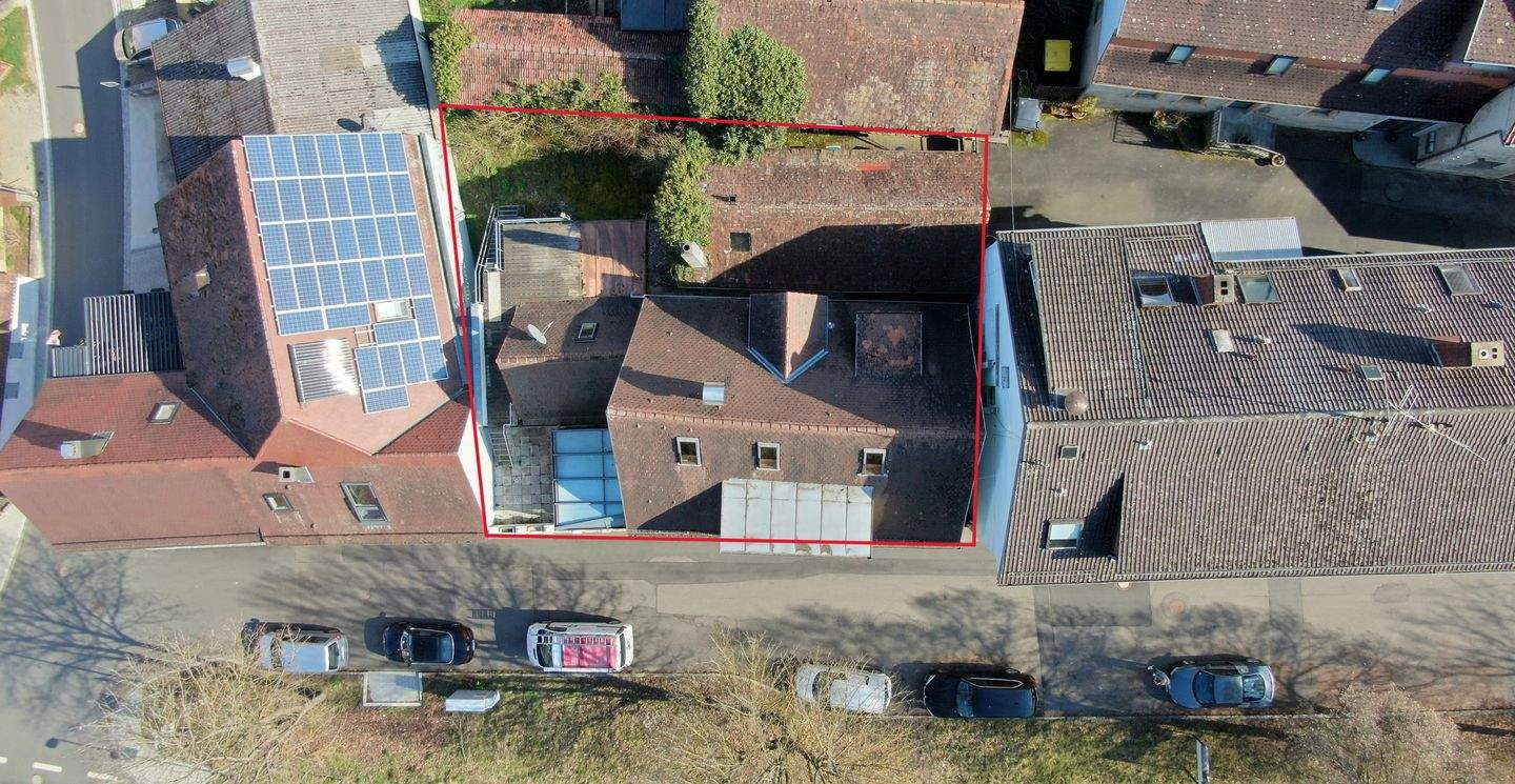 Immobilie in Creglingen - Großzügiges Reihenmittelhaus mit 7 Zimmern, Terrasse und Garten in ruhiger Lage in Creglingen - Bild 1