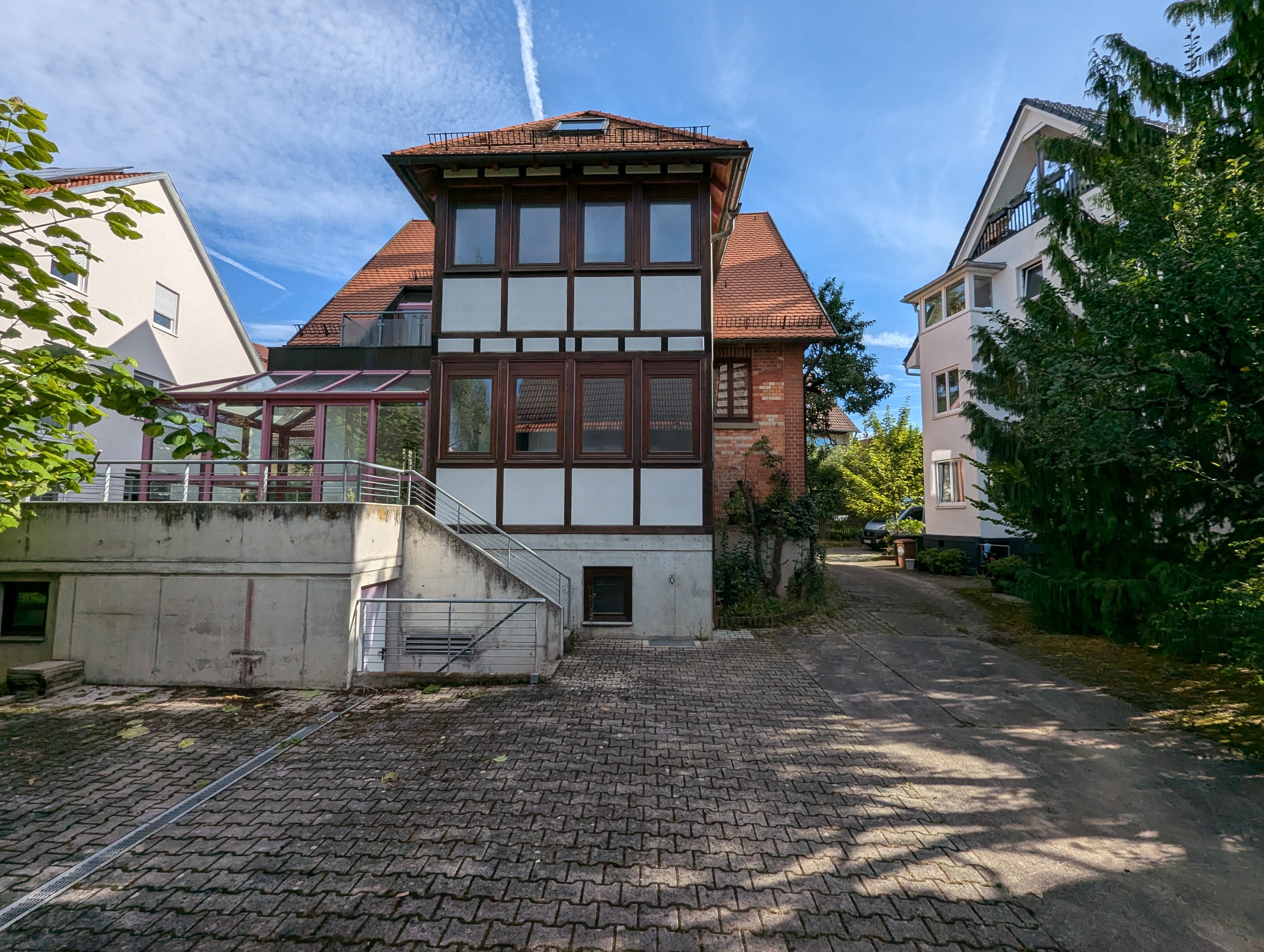 Mehrfamilienhaus zum Kauf 1.849.000 € 6 Zimmer 230 m²<br/>Wohnfläche 873 m²<br/>Grundstück ab sofort<br/>Verfügbarkeit Entringer Straße 16 Degerloch Stuttgart 70597