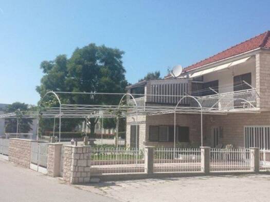 Einfamilienhaus zum Kauf 240.000 € 7 Zimmer 267 m² 300 m² Grundstück Opuzen 20355