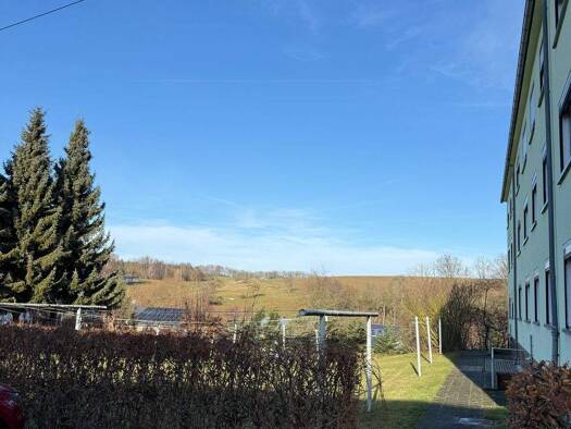 Wohnung zur Miete 325 € 3 Zimmer 59 m² 3 Geschosse frei ab sofort Königsfeld 09306