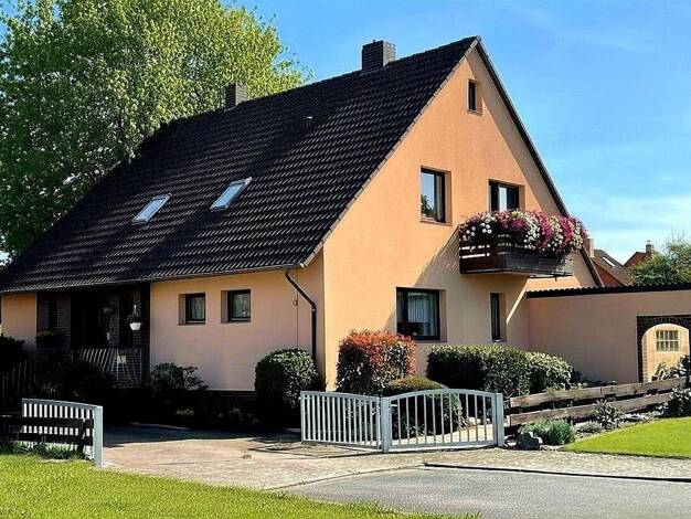 Mehrfamilienhaus zum Kauf provisionsfrei 415.000 € 7 Zimmer 210 m² 916 m² Grundstück Uetze 31311