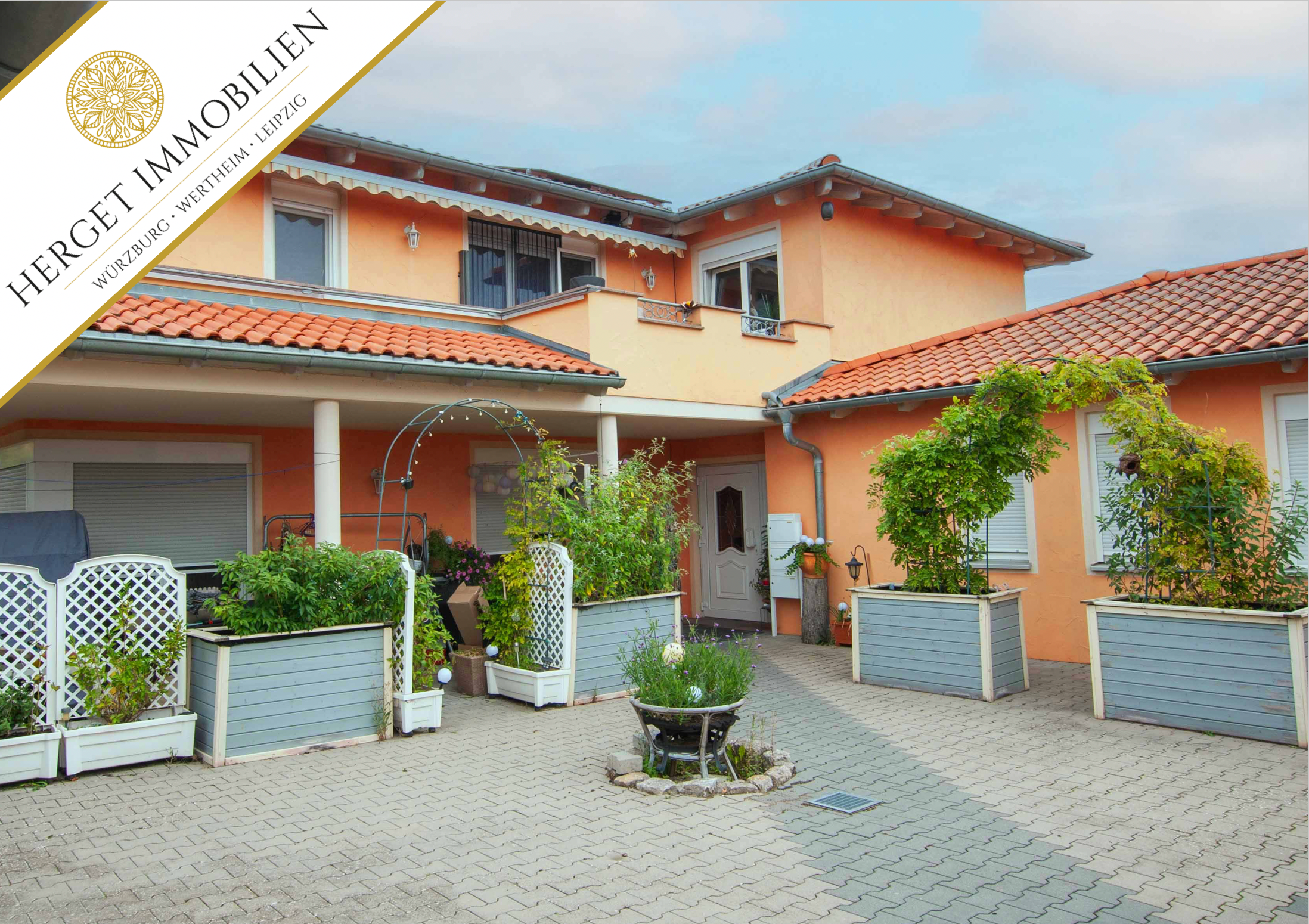 Haus zum Kauf 789.000 € 11 Zimmer 302 m²<br/>Wohnfläche 800 m²<br/>Grundstück Gaubüttelbrunn Kirchheim 97268