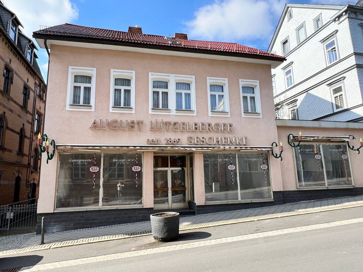 Immobilie in Sonneberg - Historisches Stadthaus mit 4 Wohnungen und Gewerbeeinheit - Bild 1