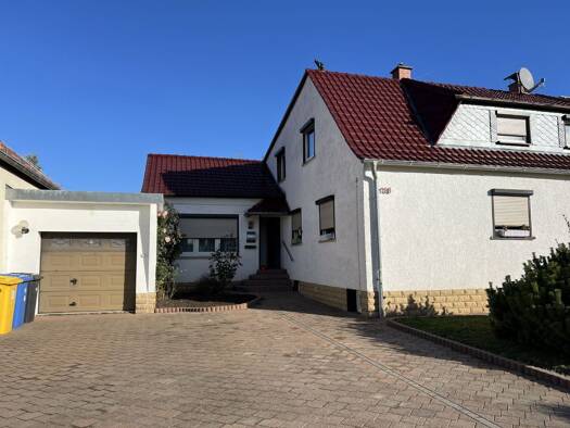 Doppelhaushälfte zum Kauf 240.000 € 4,5 Zimmer 148,5 m² 803 m² Grundstück Sömmerda 99610