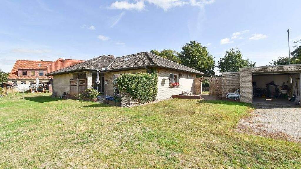 Bungalow zum Kauf 265.000 € 5 Zimmer 141 m² 1.045 m² Grundstück Blumenau Wunstorf 31515