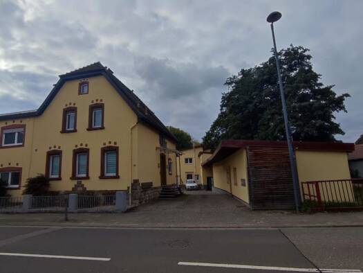 Mehrfamilienhaus zum Kauf 1.090.000 € 22 Zimmer 470 m² 947 m² Grundstück Ingenheim Billigheim-Ingenheim 76831
