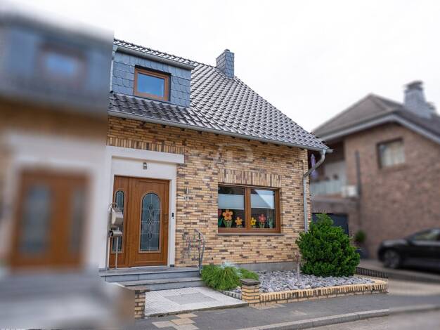 Doppelhaushälfte zum Kauf 349.500 € 3 Zimmer 108 m² 295 m² Grundstück Kirchberg Jülich 52428