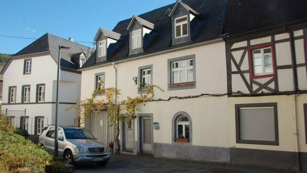 Einfamilienhaus zum Kauf provisionsfrei 345.000 € 6 Zimmer 212,5 m² 146 m² Grundstück frei ab sofort Winningen 56333