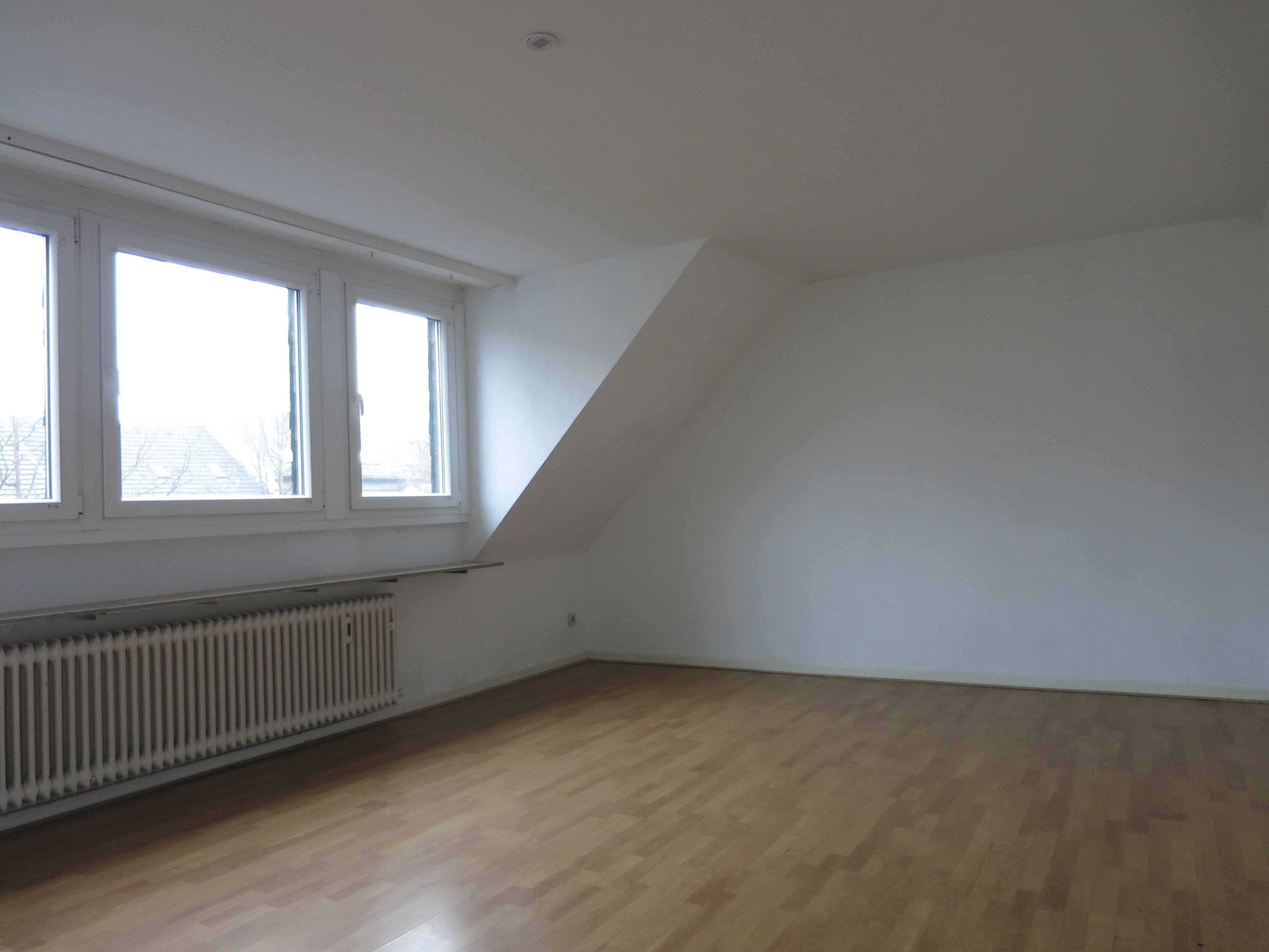 Wohnung zur Miete 630 € 2 Zimmer 70 m²<br/>Wohnfläche 3.<br/>Geschoss ab sofort<br/>Verfügbarkeit Kölner Straße 206 Dießem Krefeld 47805