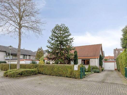 Einfamilienhaus zum Kauf 795.000 € 4 Zimmer 119,9 m² 601 m² Grundstück Strümp Meerbusch 40670