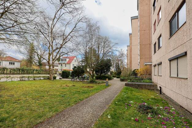 Wohnung zum Kauf 371.000 € 3 Zimmer 86 m² Koenigsbau Konstanz 78464