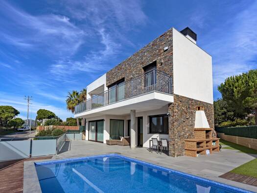 Einfamilienhaus zum Kauf 1.700.000 € 523 m² 607 m² Grundstück Sant Feliu de Guíxols 0