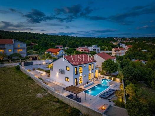 Haus zum Kauf 650.000 € 4 Zimmer 189 m² Pridraga, Novigrad Novigrad