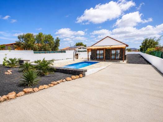 Haus zum Kauf 290.000 € 82 m² 1.040 m² Grundstück Antigua 35610