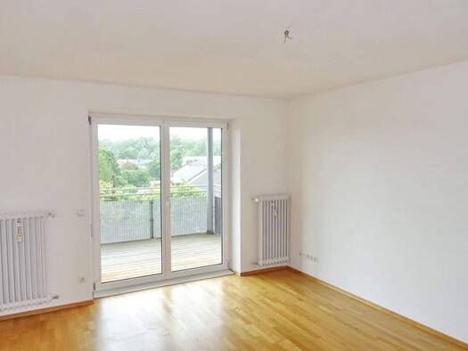 Studio zur Miete 518 € 1 Zimmer 37 m² 3. Geschoss frei ab 01.05.2026 Erlenaustr. xx Ost Rosenheim 83022