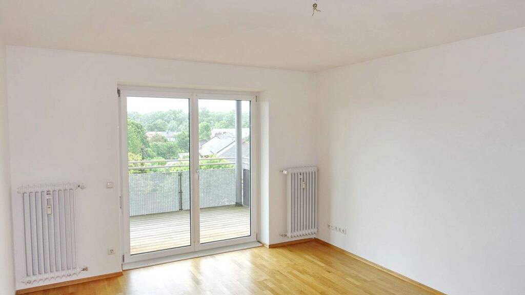 Studio zur Miete 518 € 1 Zimmer 37 m² 3. Geschoss frei ab 01.05.2026 Erlenaustr. xx Ost Rosenheim 83022