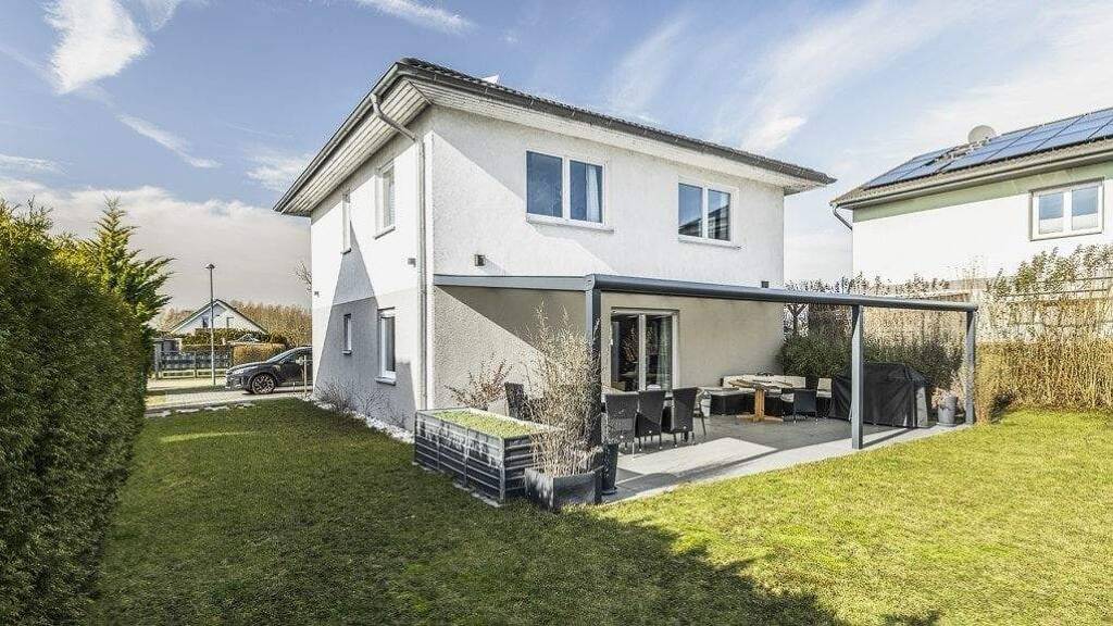 Elegantes Wohndomizil mit großzügigem Grundstück und hochwertiger Ausstattung