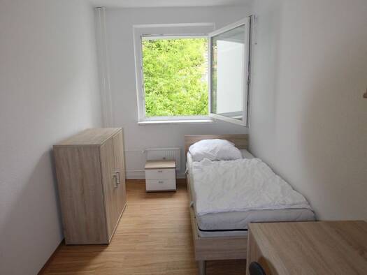 Wohnung zur Miete 200 € 1 Zimmer 28,8 m² 2. Geschoss frei ab sofort Greizer Straße 51 Innenstadt Gera 07545