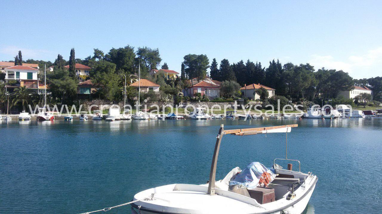 Haus zum Kauf 350.000 € 4 Zimmer 220 m²<br/>Wohnfläche Hvar