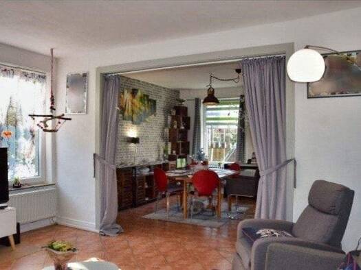 Einfamilienhaus zum Kauf 339.000 € 8 Zimmer 163,9 m² 862 m² Grundstück Schleswig 24837