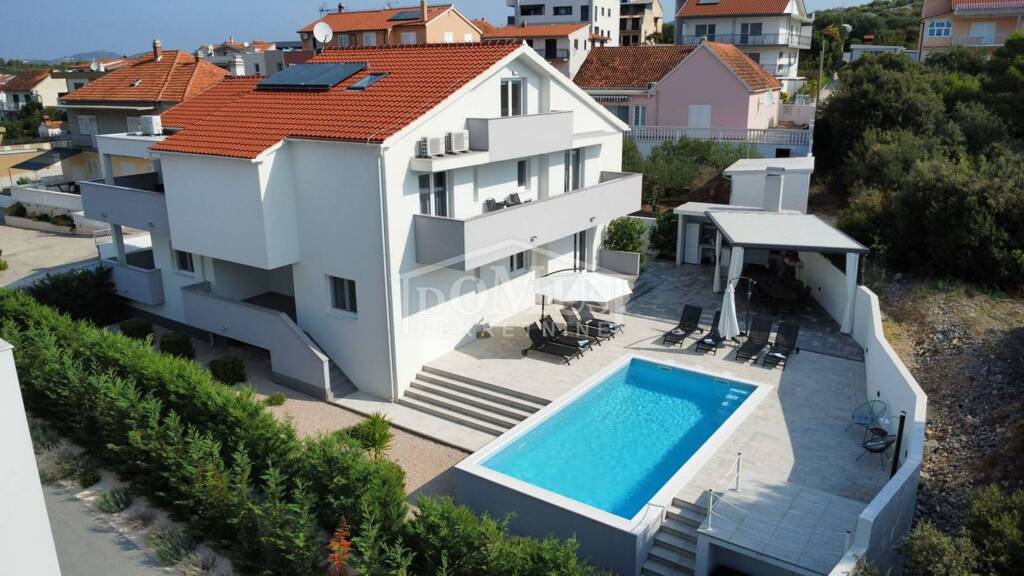Einfamilienhaus zum Kauf 899.000 € 12 Zimmer 734 m² Grundstück Sibenik - Okolica 22000