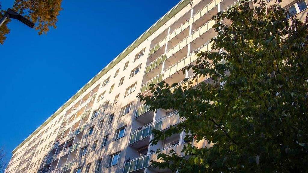 Wohnung zur Miete 430 € 3 Zimmer 69,8 m² 6. Geschoss frei ab 01.07.2026 Augsburger Str. 52 Bernsdorf Chemnitz 09126