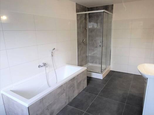 Wohnung zur Miete 700 € 3 Zimmer 77,9 m² frei ab 01.05.2026 Zwenkau 04442