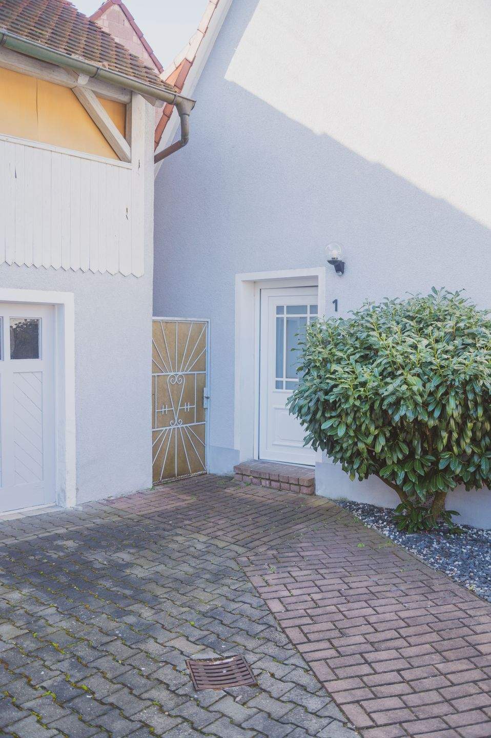 Immobilie in Adelsdorf - Charmantes Einfamilienhaus mit Garten, Terrasse und Nebengebäude – gepflegtes Zuhause mit viel Licht in Adelsdorf - Bild 0