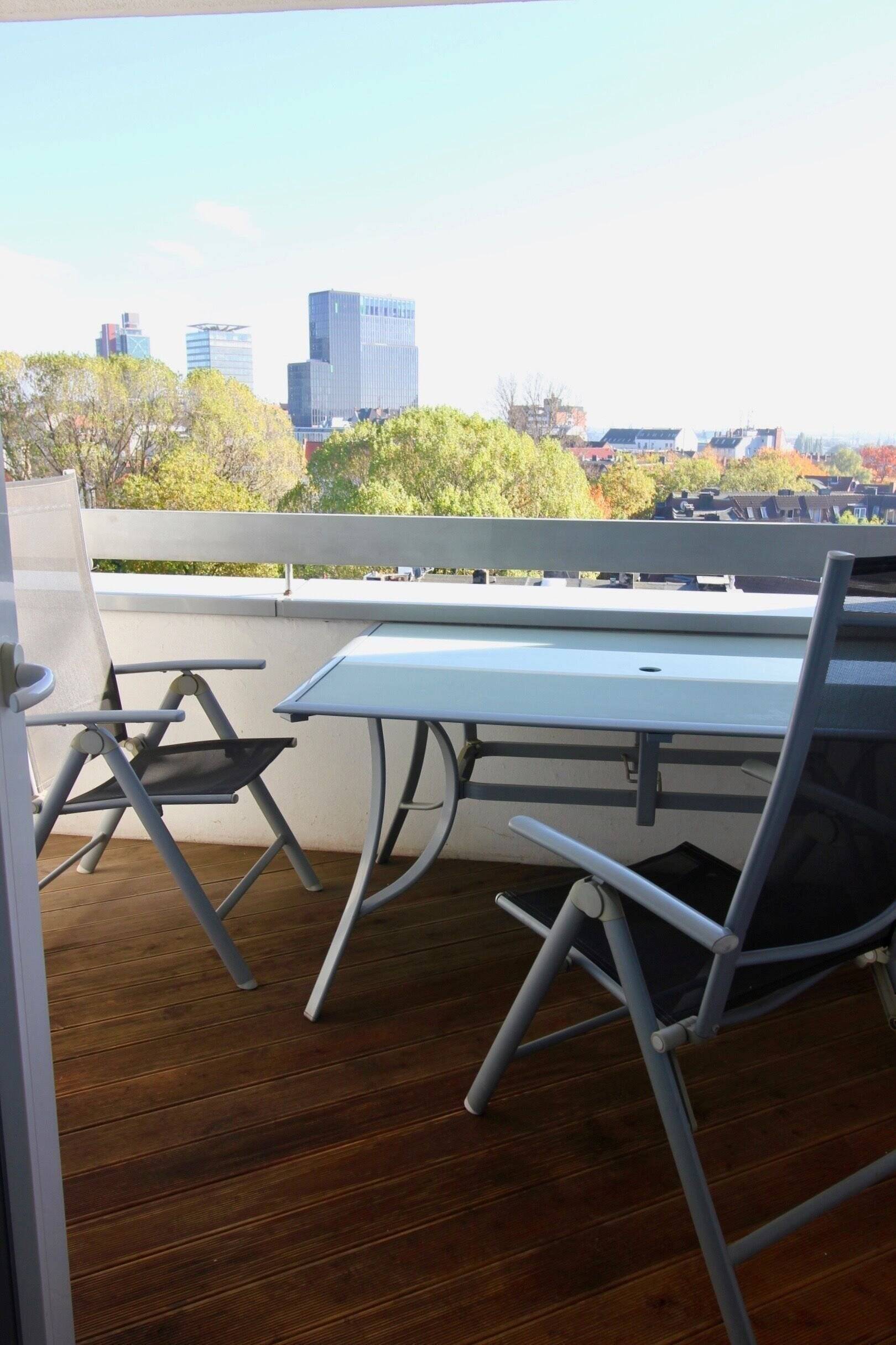 WEITBLICK Luxuswohnung - 2 Balkone - 2 CHICE Bäder - Whirlpool - mitten auf der legendären REEPERBAHN - aussergewöhnlich + besonders – Hamburg – Vorschaubild 6
