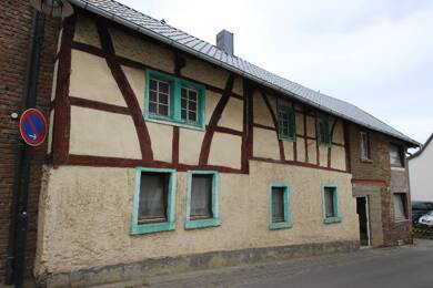 Mehrfamilienhaus zum Kauf 89.000 € 8 Zimmer 190 m² 169 m² Grundstück Rech 53506