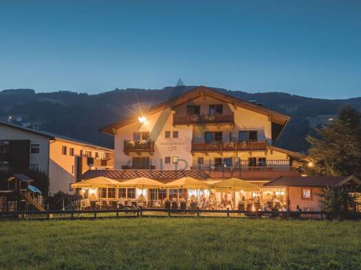 Hotel zum Kauf 3.390.000 € 24 Zimmer 1.207 m² Grundstück Brixen im Thale 6364